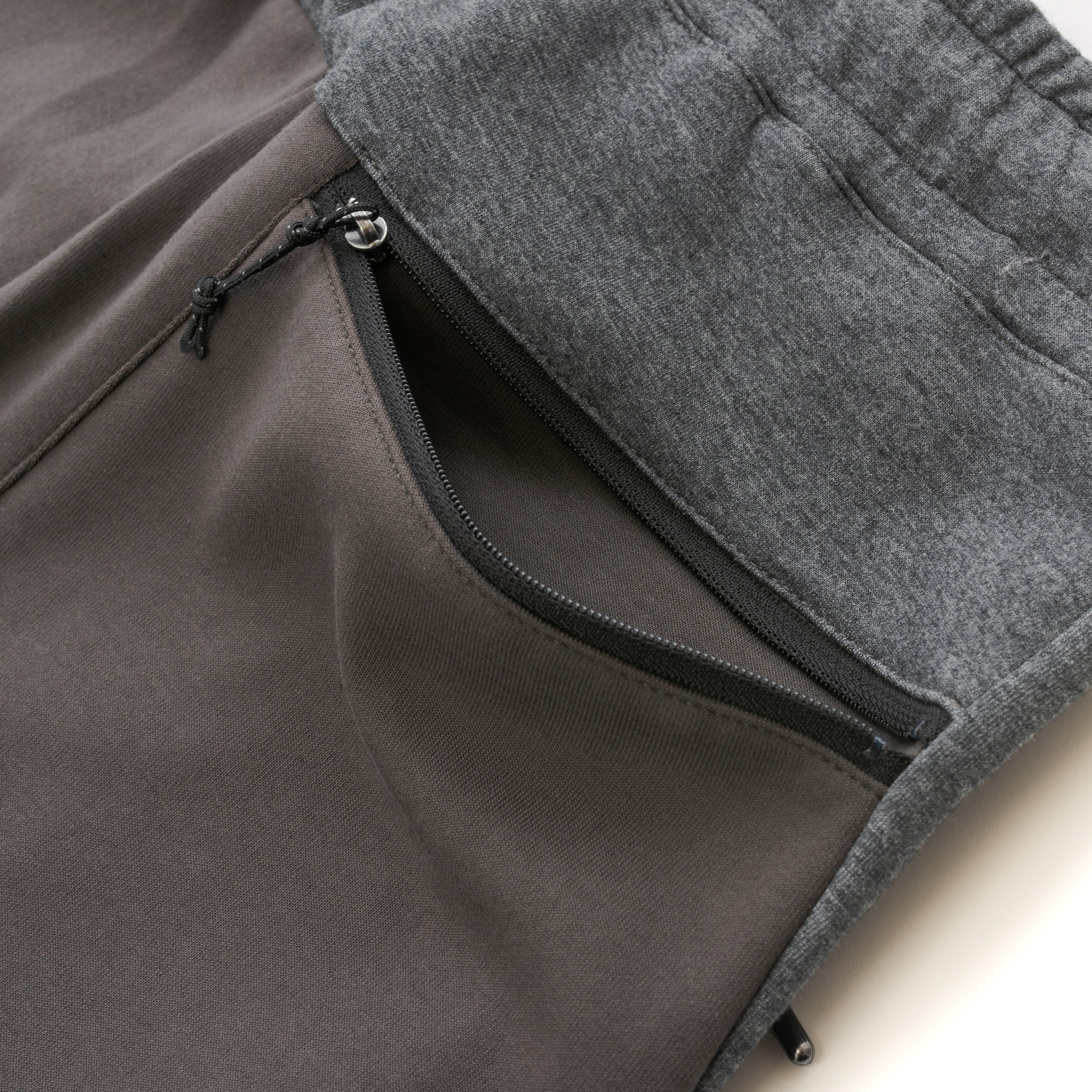 TRANSITグレー パンツ Transit Sweatpants（トランジット スウェットパンツ